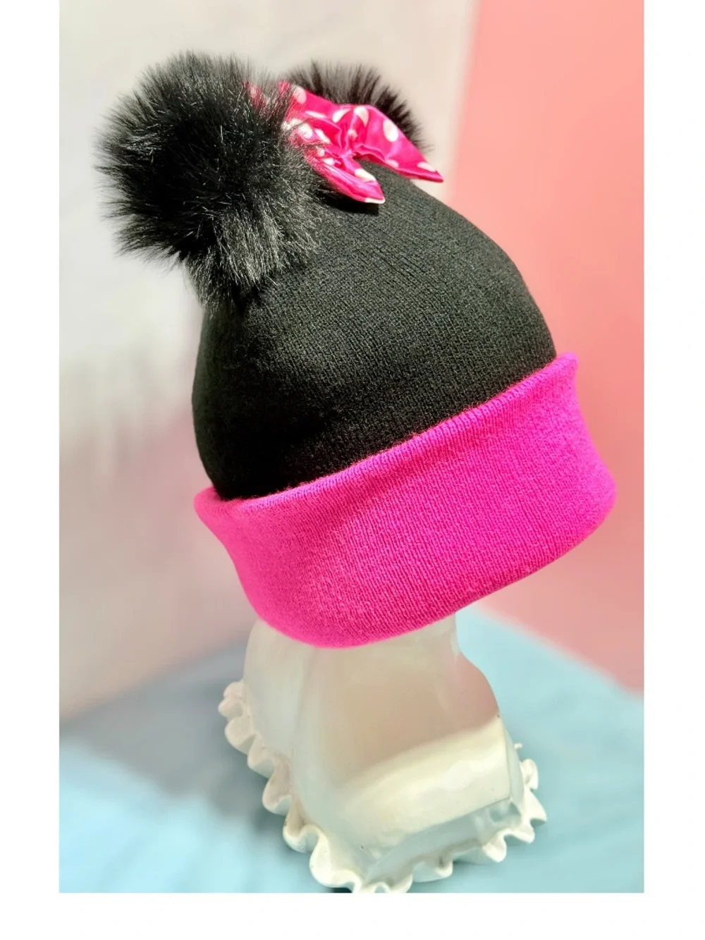 Disney BoxLunch Exclusive Minnie Mouse Beanie Hat Pom Ears Bow Girls Pink Black